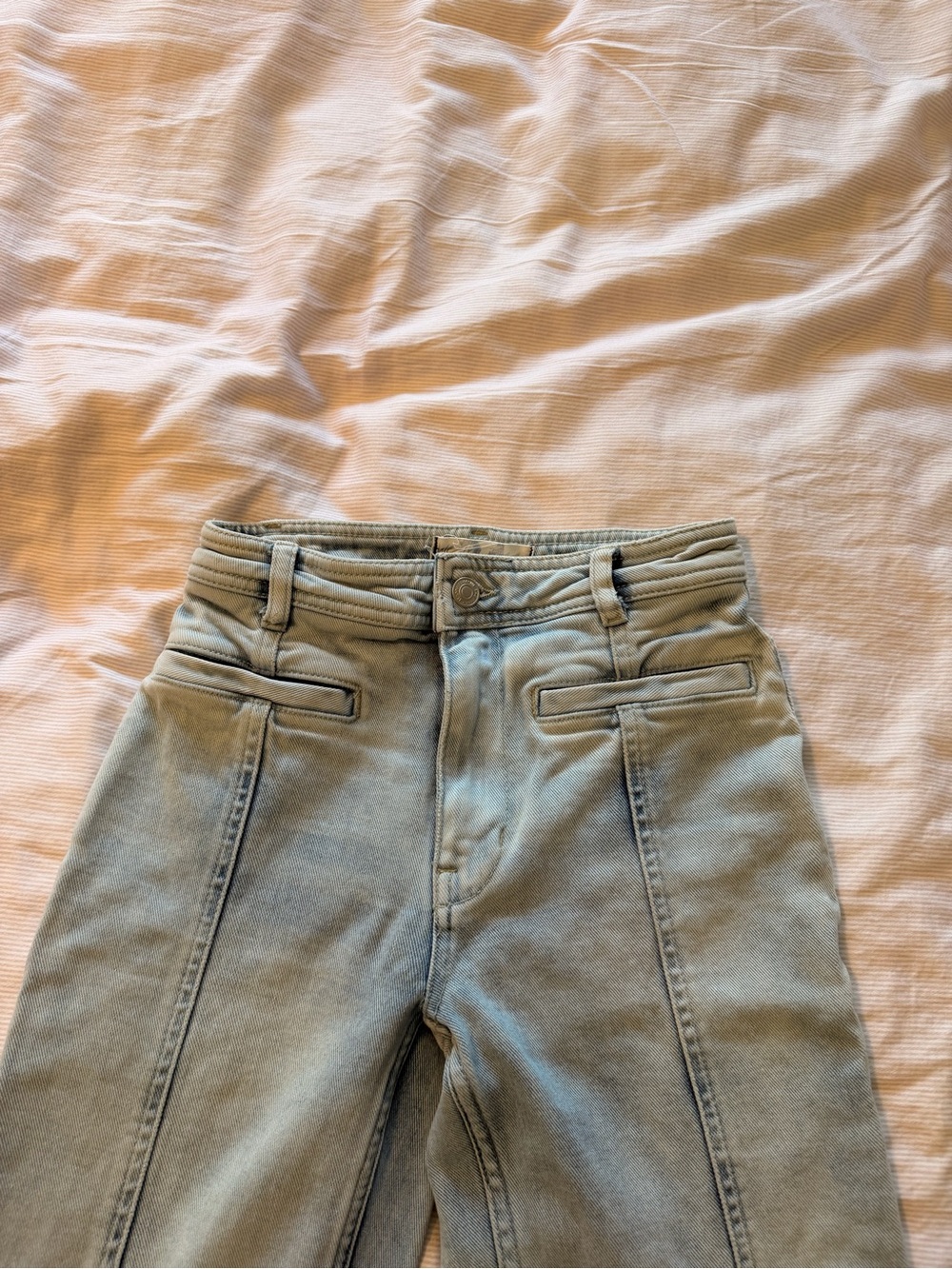 Light Wash Jeans With Yellow Star Pockets - Picture 8 of 12